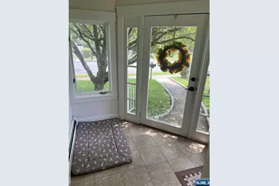 211 Paterson Avenue 2nd Fl #2nd Fl, Midland Park, NJ 07432 - Photo 3