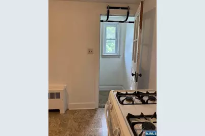 211 Paterson Avenue 2nd Fl #2nd Fl, Midland Park, NJ 07432 - Photo 25