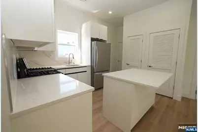 776 Bergen Street 2L #2L, Newark, NJ 07108 - Photo 11