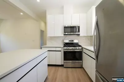 776 Bergen Street 2L #2L, Newark, NJ 07108 - Photo 9