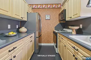 4 Horizon, Fort Lee, NJ 07024 - Photo 3