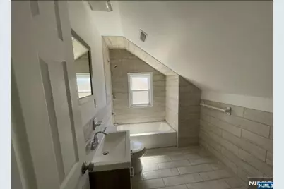 421-423 Leslie Street 1L #1L, Newark, NJ 07112 - Photo 11