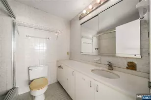 200 Old Palisade Road 23G, Fort Lee, NJ 07024 - Photo 19