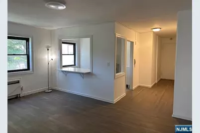 420 Fairview Avenue 4F #4F, Fort Lee, NJ 07024 - Photo 3