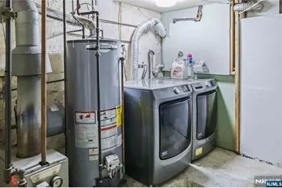 366 Spring Valley Road, Paramus, NJ 07652 - Photo 19