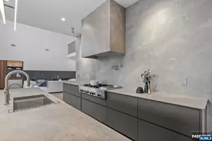 577 Floyd St, Englewood Cliffs, NJ 07632 - Photo 17