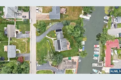 27 Ringwood Lane, West Milford, NJ 07421 - Photo 3