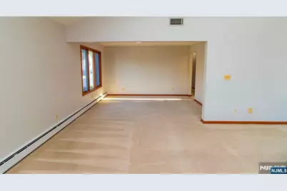 6 Donor Avenue, Elmwood Park, NJ 07407 - Photo 7