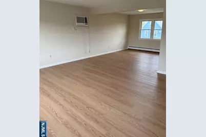 911 York Street 2 #2, East Rutherford, NJ 07073 - Photo 3