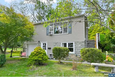 92 Lakeview Terrace, Oakland, NJ 07436 - Photo 1