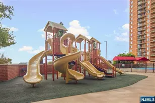 2006 Harmon Cove Tower, Secaucus, NJ 07094 - Photo 29