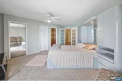 2006 Harmon Cove Tower, Secaucus, NJ 07094 - Photo 15