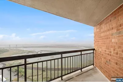 2006 Harmon Cove Tower, Secaucus, NJ 07094 - Photo 19