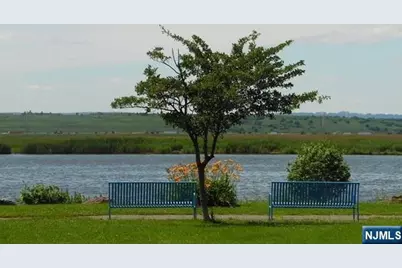 2006 Harmon Cove Tower, Secaucus, NJ 07094 - Photo 43