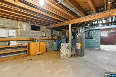 645 Cambridge Road, Paramus, NJ 07652 - Photo 33