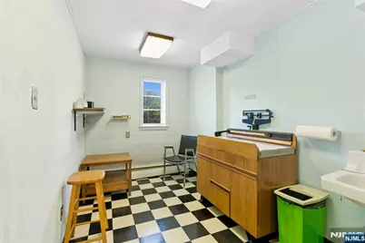 645 Cambridge Road, Paramus, NJ 07652 - Photo 31