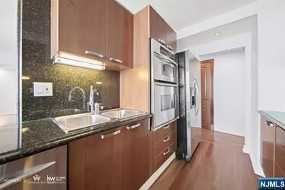 200 Winston Drive 2005 #2005, Cliffside Park, NJ 07010 - Photo 15