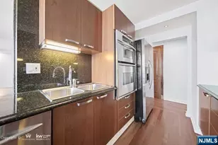 200 Winston Dr 2005, Cliffside Park, NJ 07010 - Photo 15