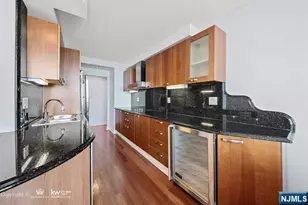 200 Winston Dr 2005, Cliffside Park, NJ 07010 - Photo 17