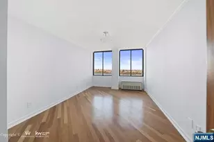 200 Winston Dr 2005, Cliffside Park, NJ 07010 - Photo 27