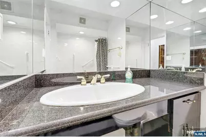 5 Horizon #907, Fort Lee, NJ 07024 - Photo 31