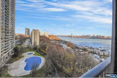 5 Horizon #907, Fort Lee, NJ 07024 - Photo 9