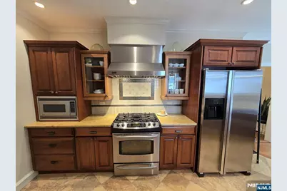 224 Cleveland Avenue, Hasbrouck Heights, NJ 07604 - Photo 9