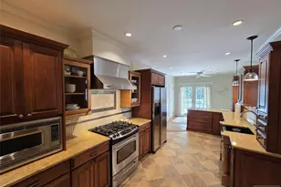 224 Cleveland Ave, Hasbrouck Heights, NJ 07604 - Photo 11