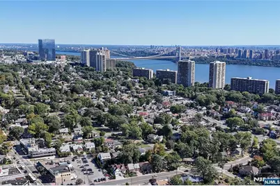 10 Plateau Avenue, Fort Lee, NJ 07024 - Photo 17