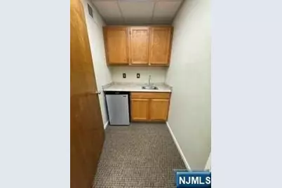 1124 US Highway 202 B9, B12 #B9, B12, Raritan, NJ 08869 - Photo 17