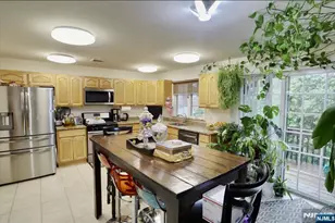 386A Park Ave, Fairview, NJ 07022 - Photo 7