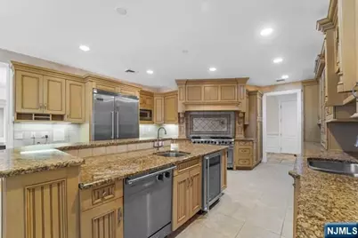 1 Euclid Road, Fort Lee, NJ 07024 - Photo 13