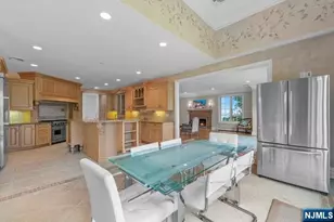 1 Euclid Rd, Fort Lee, NJ 07024 - Photo 15