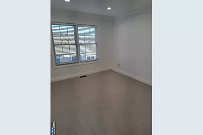 10 Goffle Brook Court, Hawthorne, NJ 07506 - Photo 7