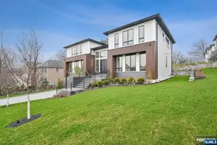 312 Bolz St, Englewood Cliffs, NJ 07632 - Photo 3