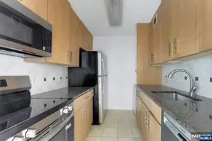 9019 Wall 6B, North Bergen, NJ 07047 - Photo 9