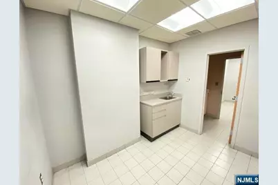 7400 Bergenline Avenue 2nd Fl #2ND FL, North Bergen, NJ 07047 - Photo 9