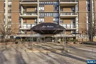 2 Horizon Road 1423, Fort Lee, NJ 07024 - Photo 1