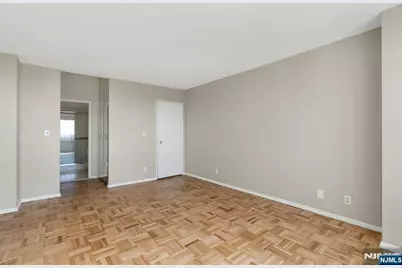 2000 Linwood Avenue 23X #23X, Fort Lee, NJ 07024 - Photo 9