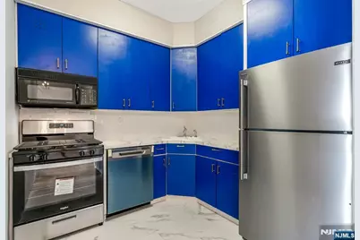 2000 Linwood Avenue 23X #23X, Fort Lee, NJ 07024 - Photo 5