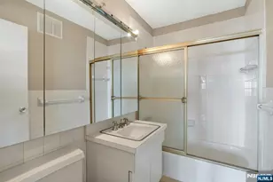 2000 Linwood Ave 23X, Fort Lee, NJ 07024 - Photo 13