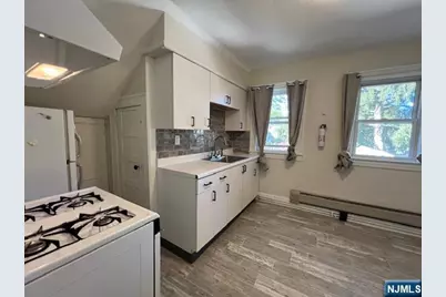 16 Brickell Avenue 2nd Floor #2nd Floor, Westwood, NJ 07675 - Photo 7