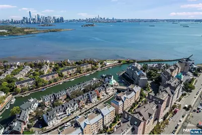 207 Shearwater Court 14 #14, Jersey City, NJ 07305 - Photo 31