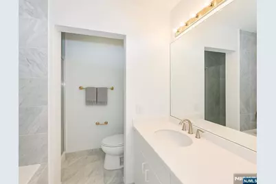 207 Shearwater Court 14 #14, Jersey City, NJ 07305 - Photo 25