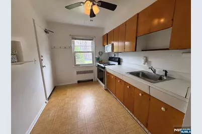 12 Gainesborough Terrace 1B #1B, River Edge, NJ 07661 - Photo 5