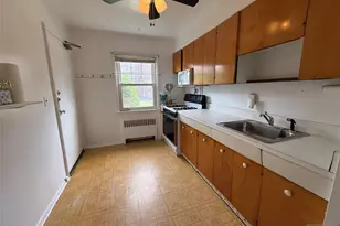 12 Gainesborough Terrace 1B, River Edge, NJ 07661 - Photo 5