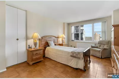 2000 Linwood Avenue 16T #16T, Fort Lee, NJ 07024 - Photo 11
