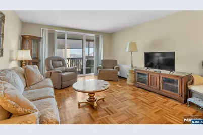 2000 Linwood Avenue 16T #16T, Fort Lee, NJ 07024 - Photo 3