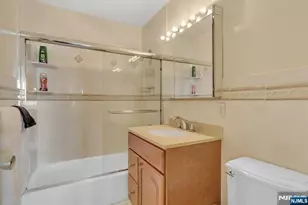 2000 Linwood Ave 16T, Fort Lee, NJ 07024 - Photo 15