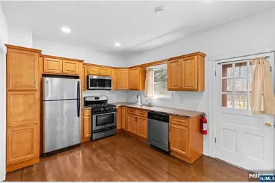 6 Cottage Place, Allendale, NJ 07401 - Photo 9